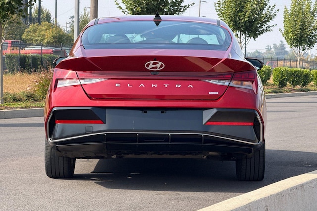 2025 Hyundai Elantra Hybrid