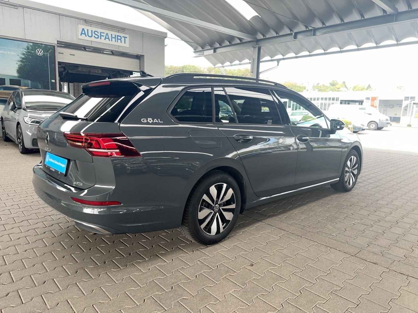 Volkswagen Golf Variant – Bild 6