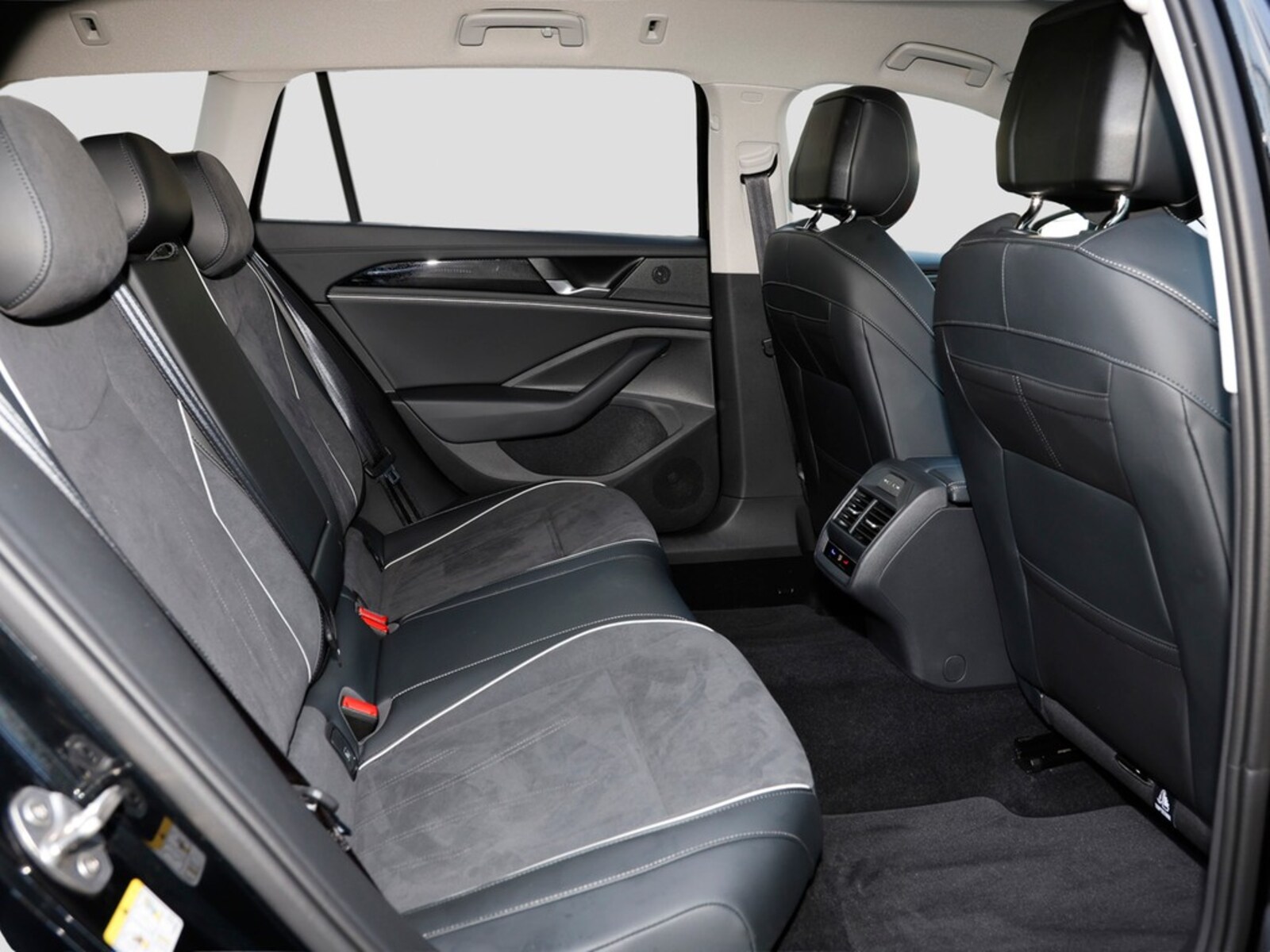 Volkswagen Passat – Bild 8