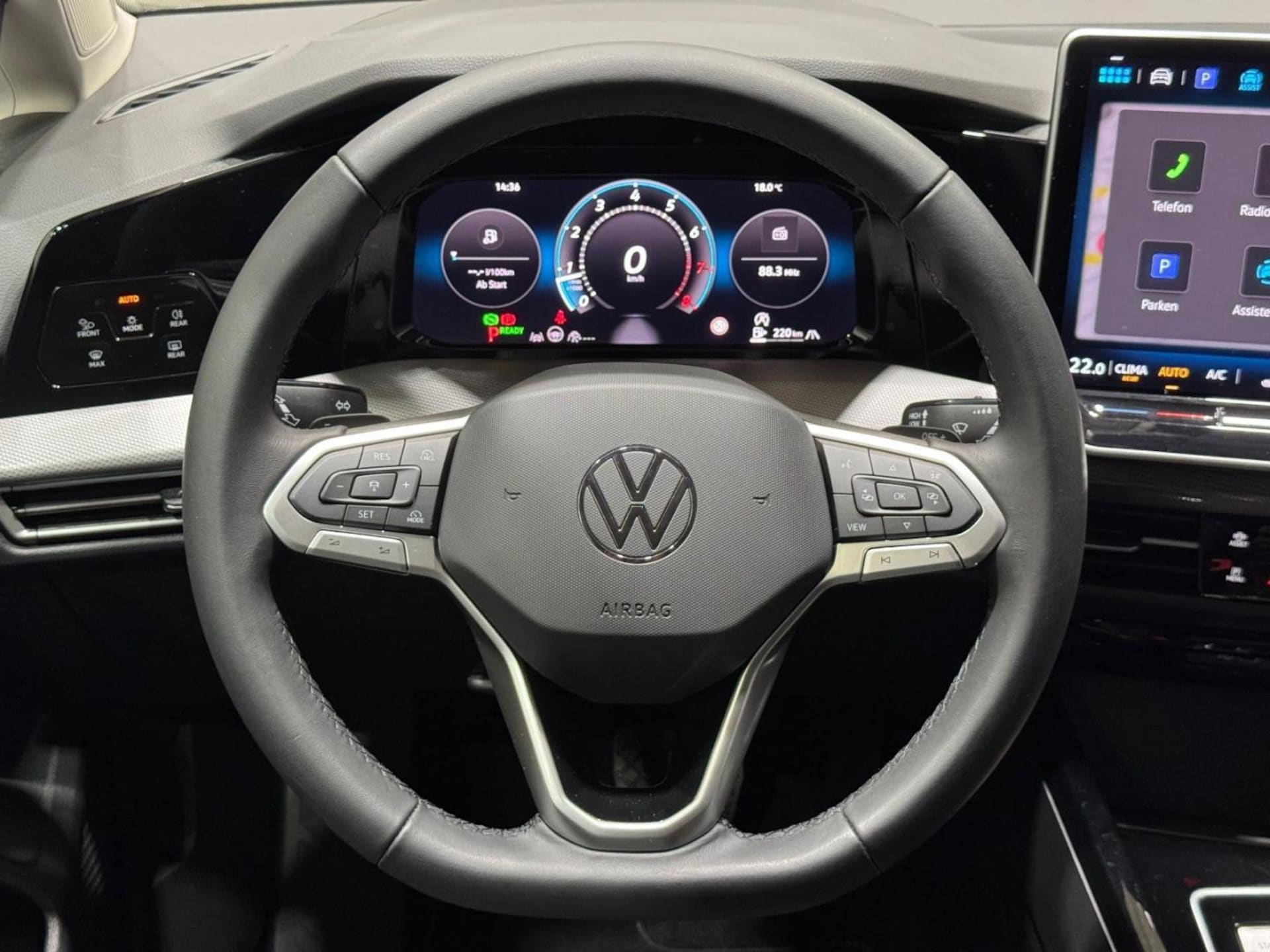 Volkswagen Golf Style