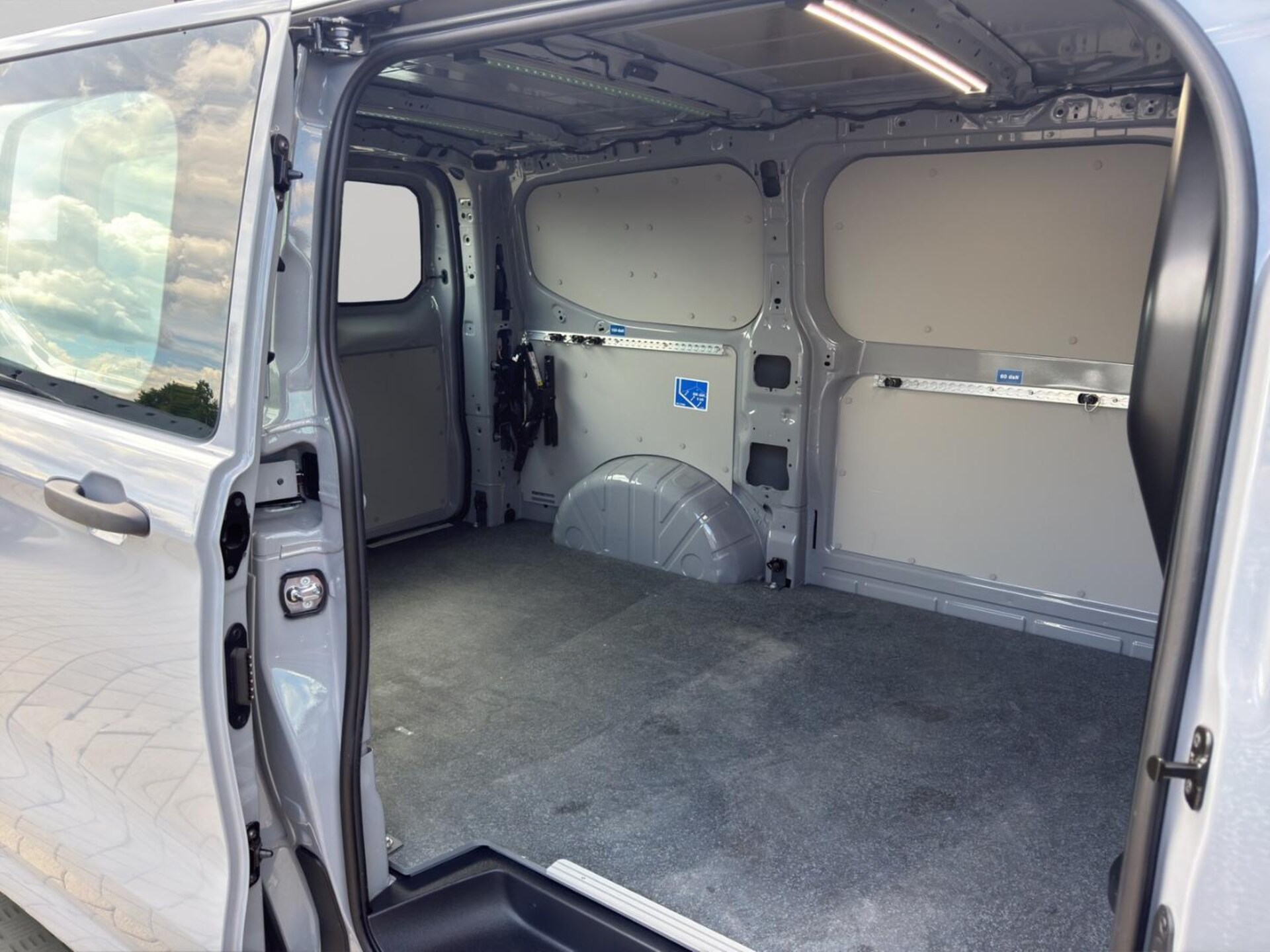 Volkswagen Transporter Kasten kurzer Radstand