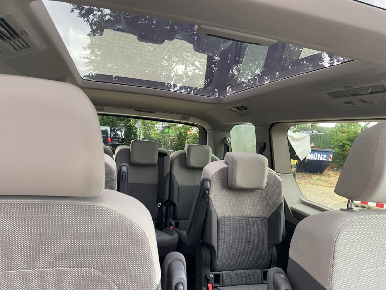 Volkswagen Multivan – Bild 17