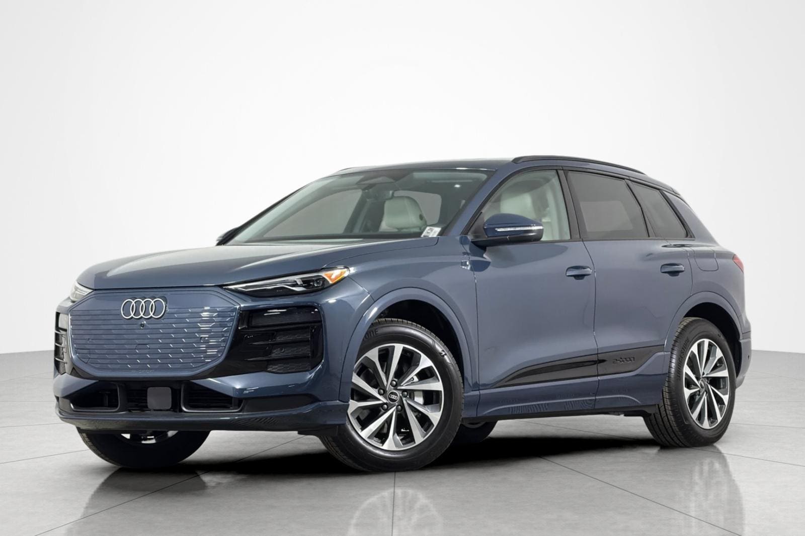 2025 Audi Q6 e-tron Premium quattro's photo