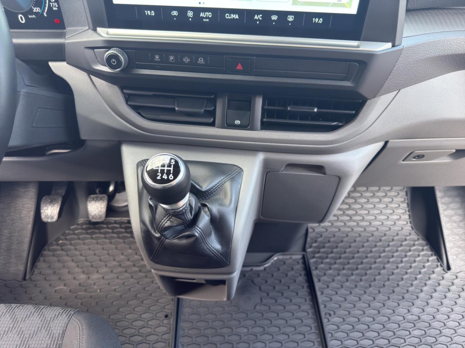 Volkswagen Transporter Kasten kurzer Radstand