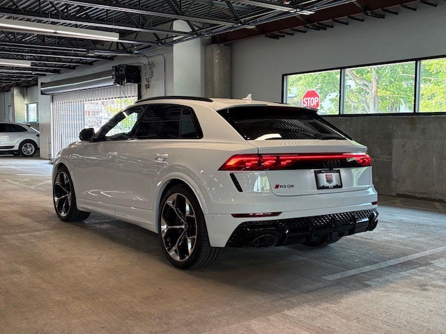 2026 Audi RS Q8 SUV performance