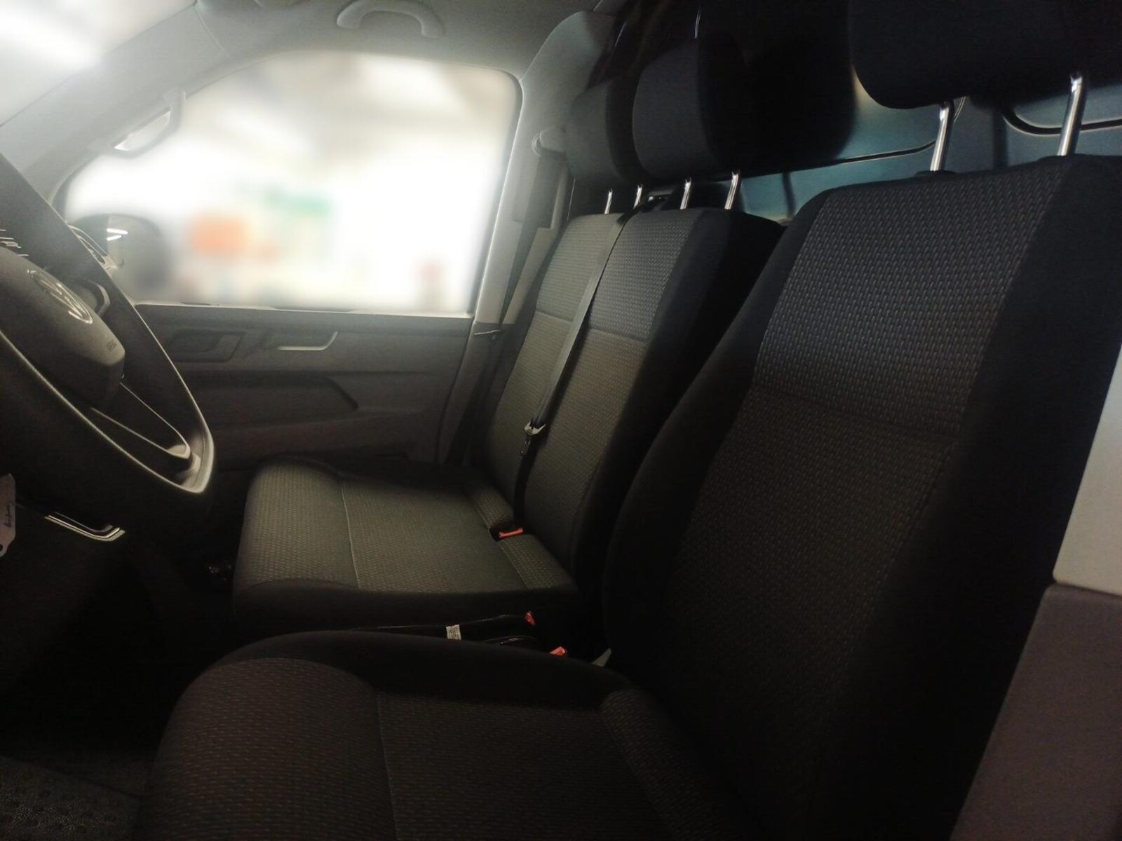 Volkswagen T6.1 Transporter Kasten langer Radstand – Bild 10