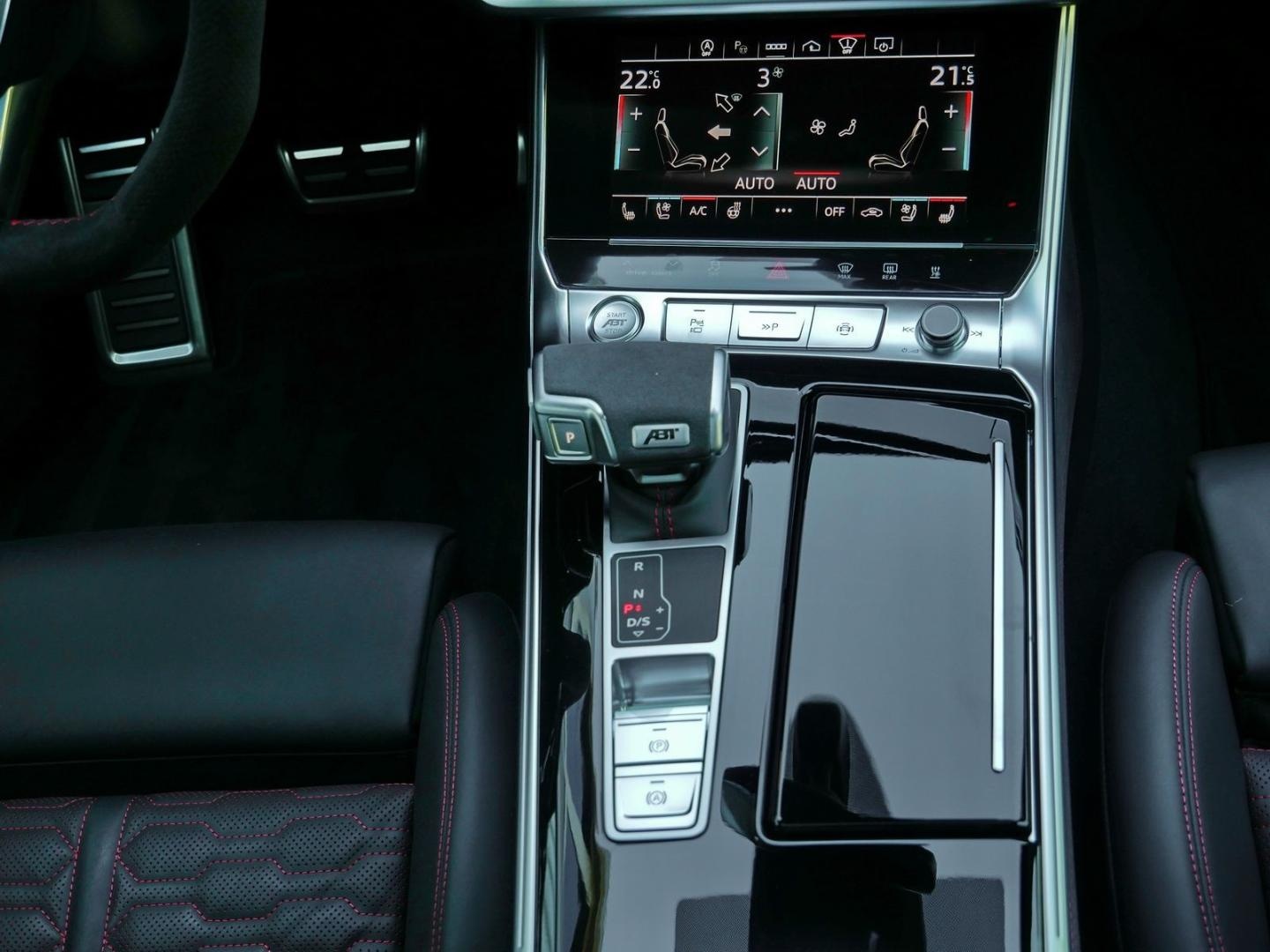 Bild über Audi RS 6 Avant performance quattro tiptronic - für weitere Informationen kontaktieren Sie den Audi Partner