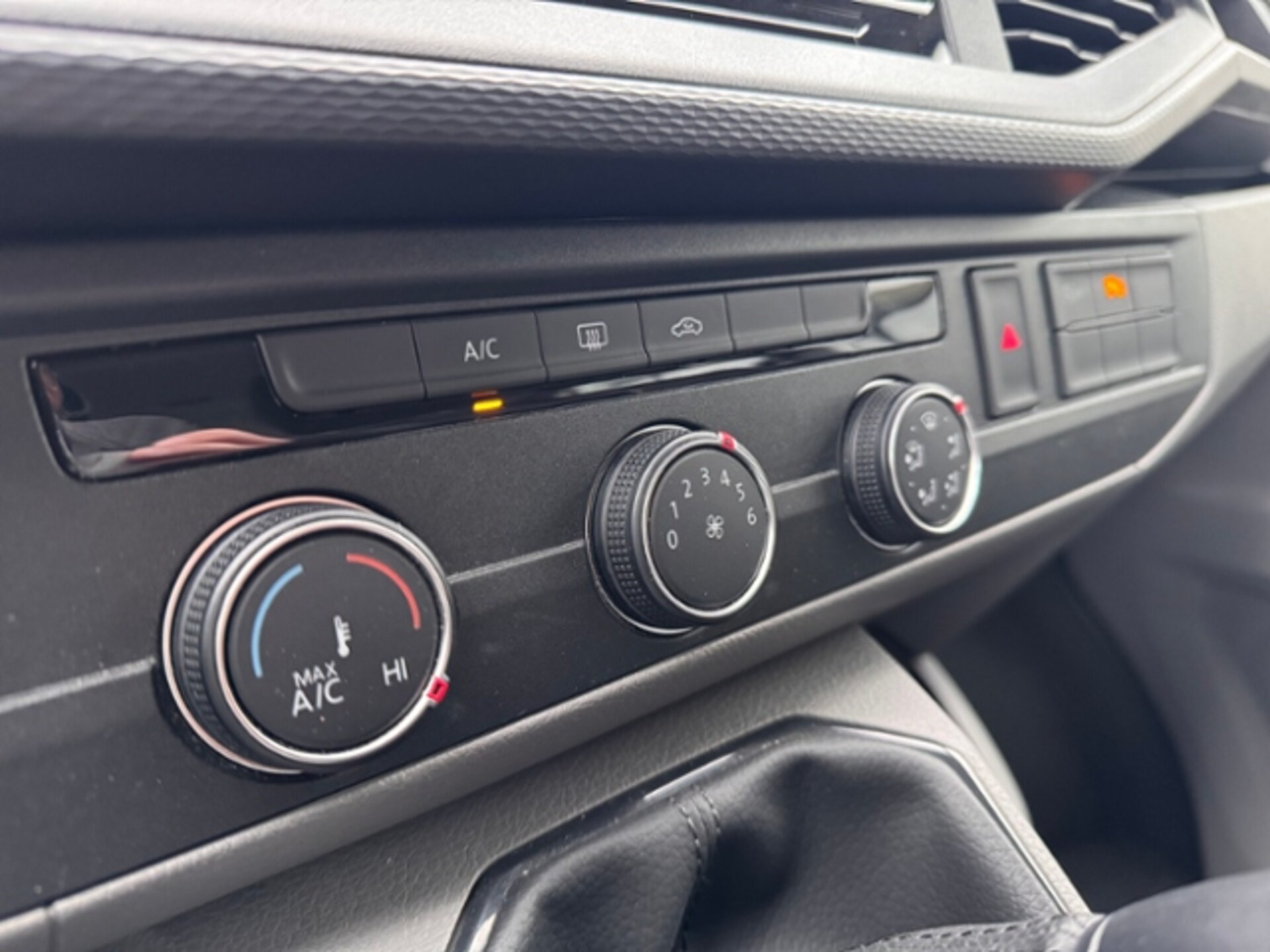 Volkswagen T6.1 Transporter Kombi kurzer Radstand