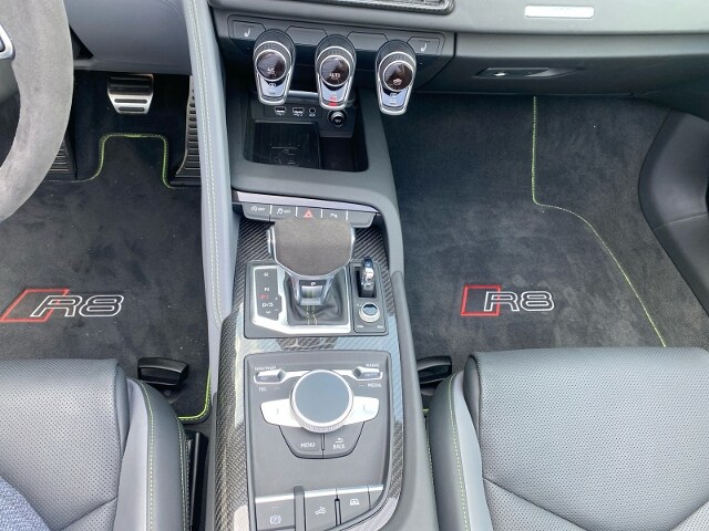 Image about Audi R8 Spyder FSI quattro S tronic