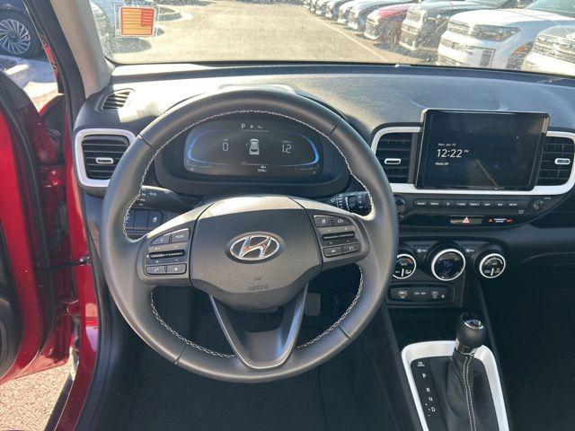 2025 Hyundai Venue Limited - Photo 13