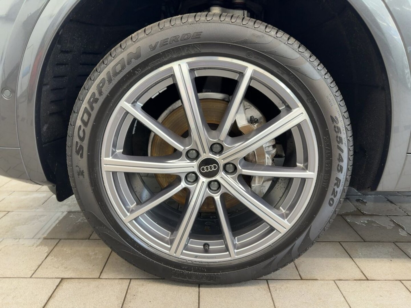 Bild über Audi Q5 40 TDI quattro 150 kW S tronic - für weitere Informationen kontaktieren Sie den Audi Partner