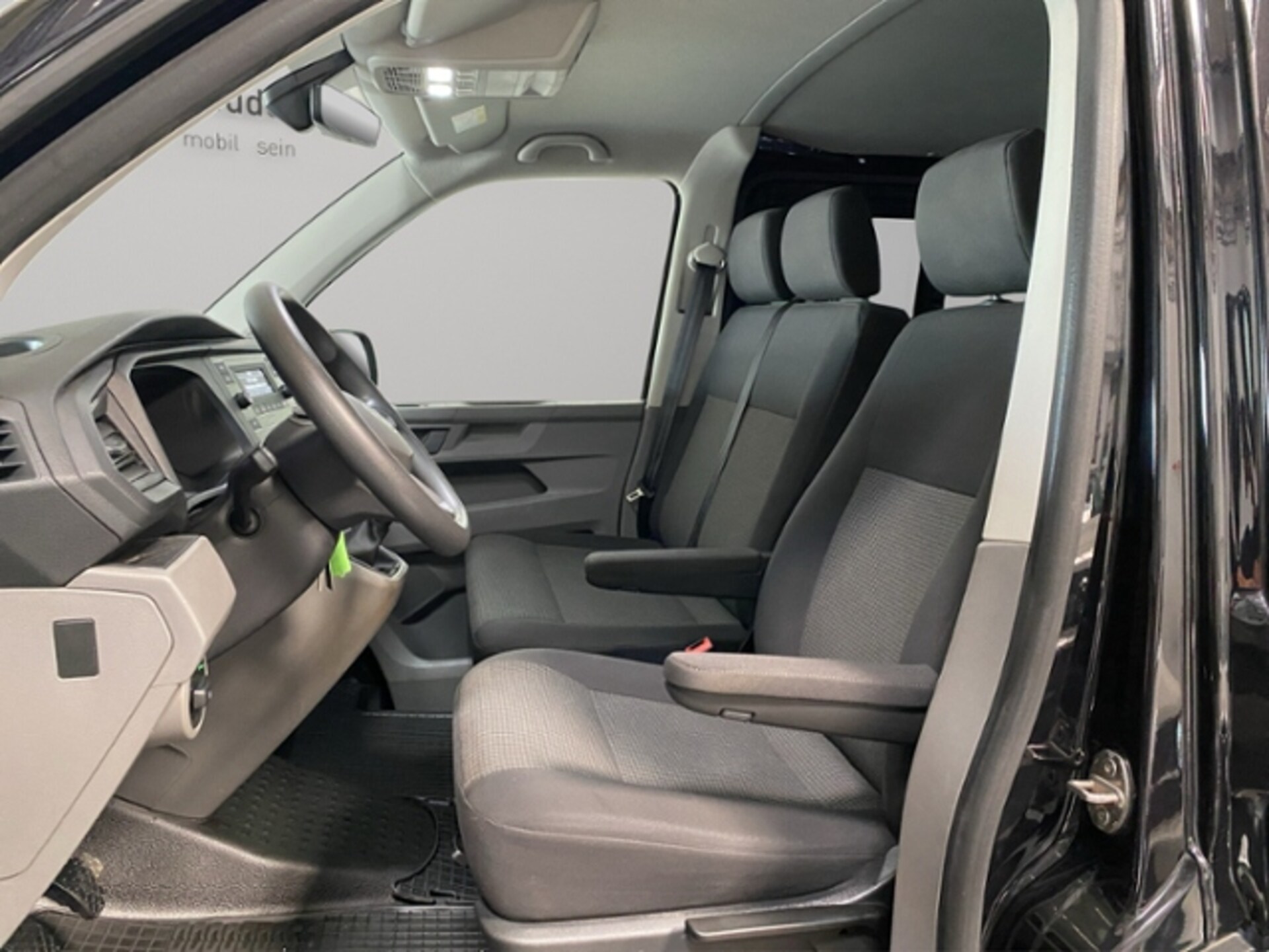 Volkswagen T6.1 Transporter Kombi langer Radstand
