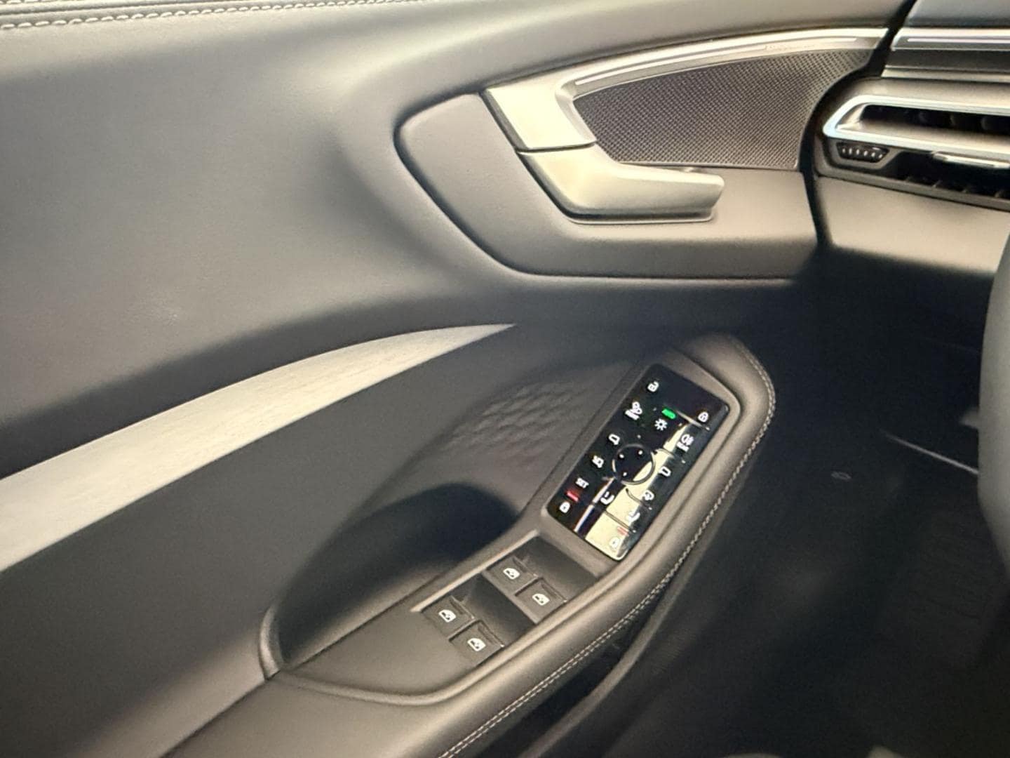 Bild über Audi A5 Limousine TFSI quattro 150 kW S tronic - für weitere Informationen kontaktieren Sie den Audi Partner