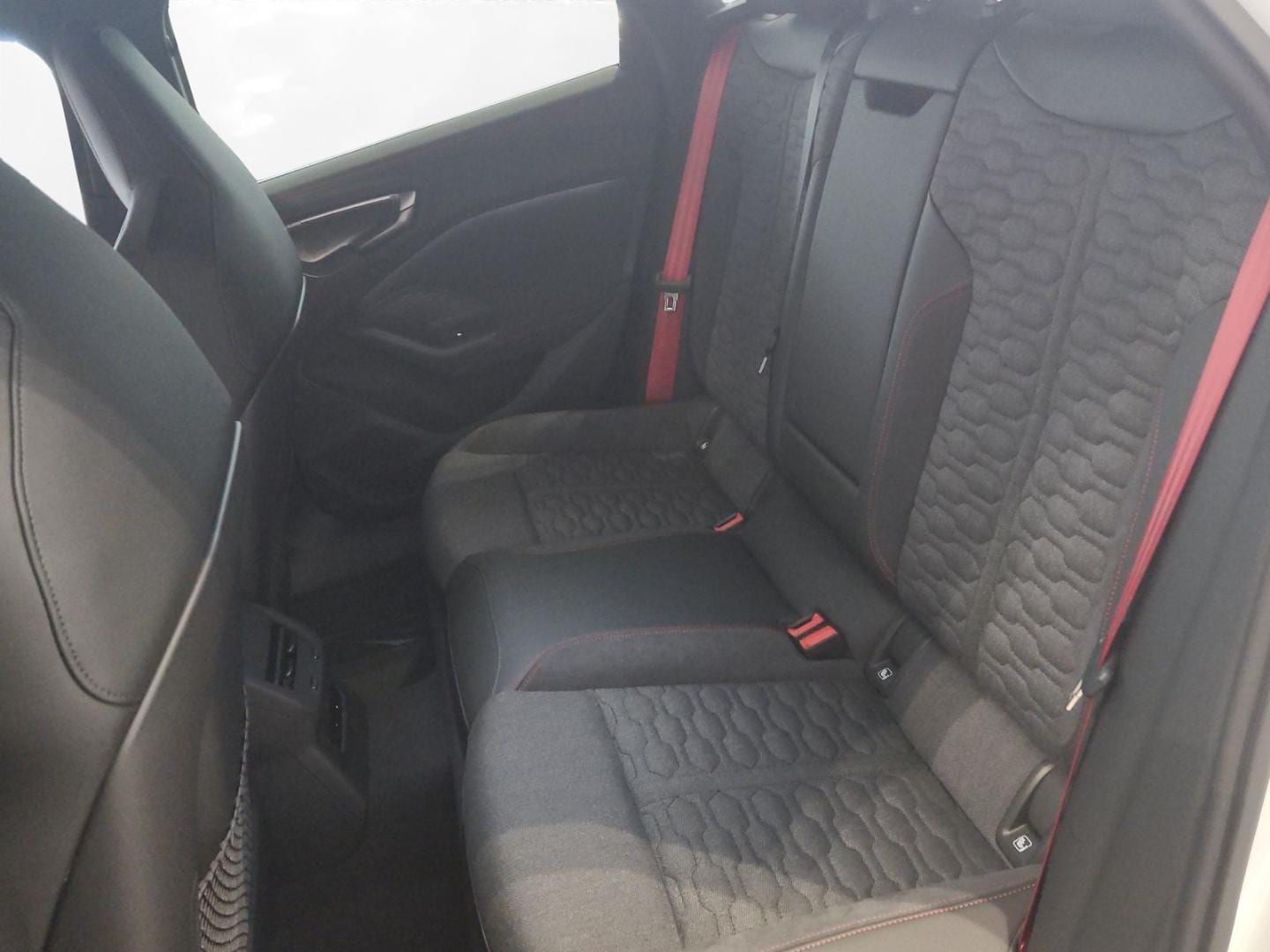 Bild über Audi RS 5 Limousine TFSI quattro 470 kW tiptronic - für weitere Informationen kontaktieren Sie den Audi Partner
