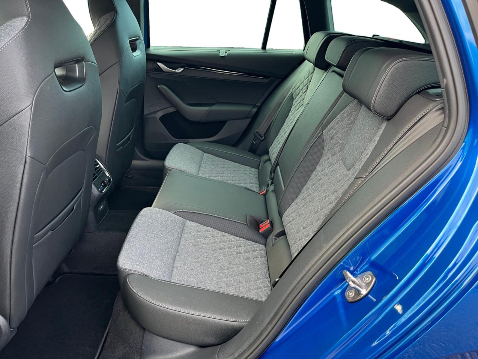 Škoda Octavia Combi – Bild 10
