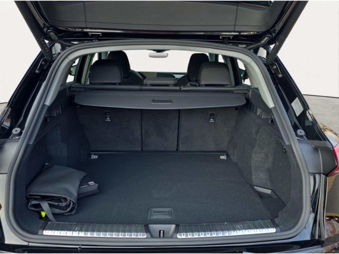 Bild über Audi Q5 SUV TDI quattro 150 kW S tronic - für weitere Informationen kontaktieren Sie den Audi Partner