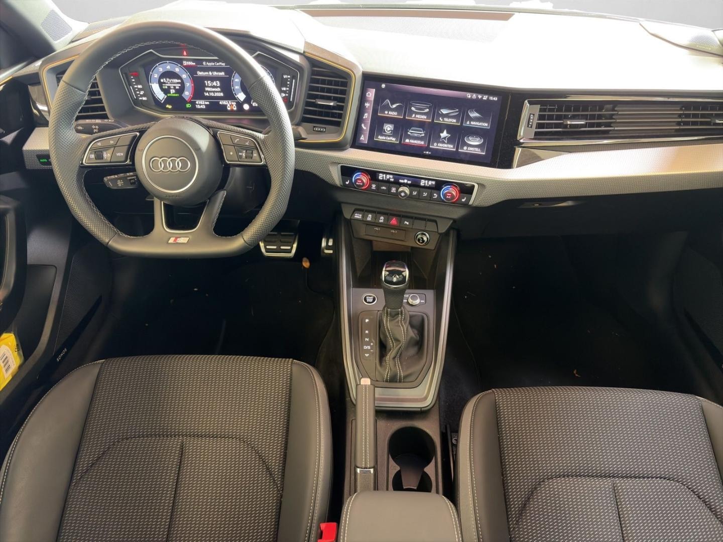 Bild über Audi A1 Sportback S line 30 TFSI S tronic - für weitere Informationen kontaktieren Sie den Audi Partner