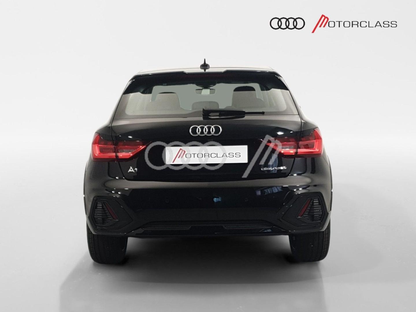 Immagine di Audi A1 allstreet Identity Contrast 30 TFSI 85 kW (116 CV) 6-marce - Vista: for more details contact your dealer
