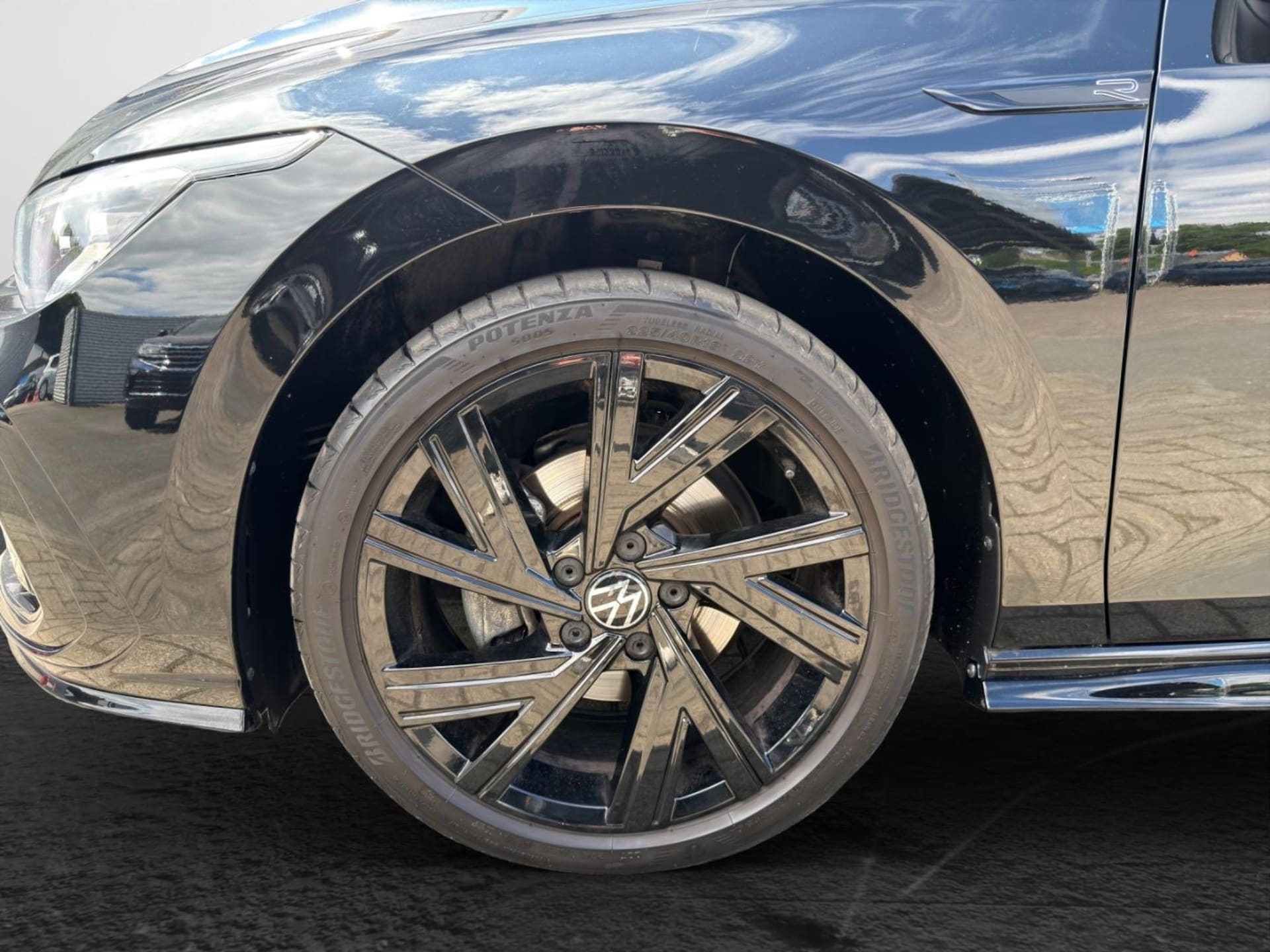 Volkswagen Golf R-Line