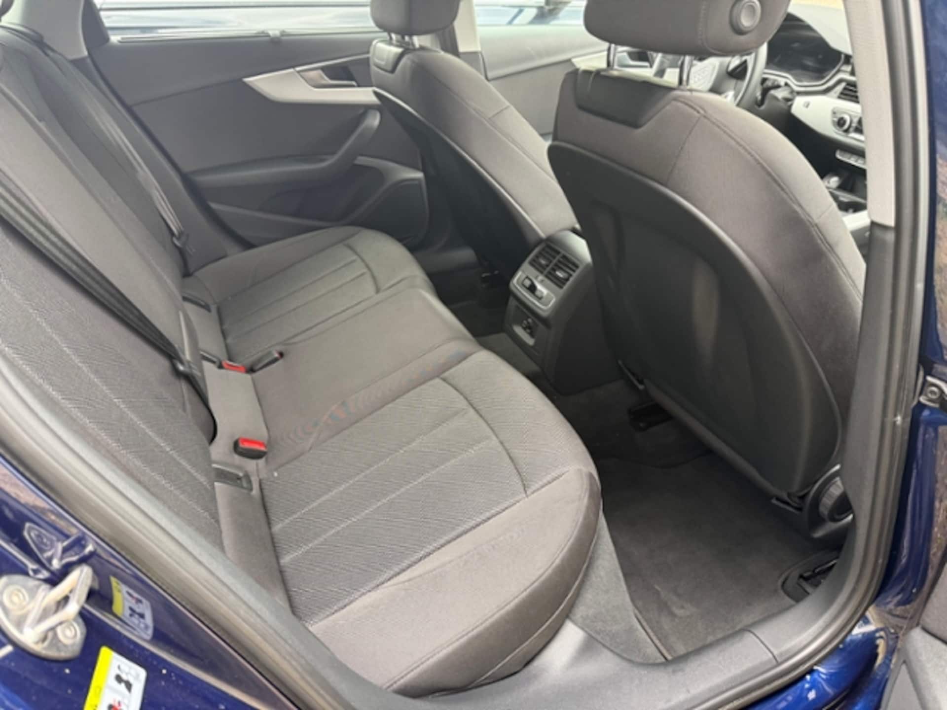 Audi A4 Avant S line