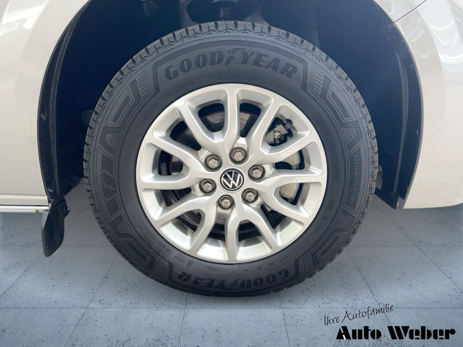 Volkswagen Transporter Kasten langer Radstand – Bild 7