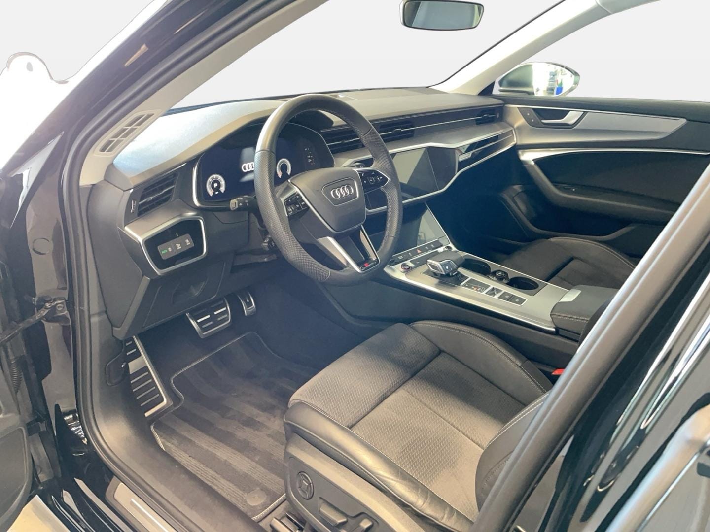 Bild über Audi S6 Avant TDI quattro tiptronic - für weitere Informationen kontaktieren Sie den Audi Partner