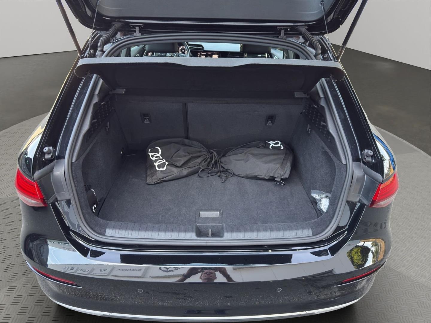 Bild über Audi A3 Sportback TFSI e advanced 40 TFSI e S tronic - für weitere Informationen kontaktieren Sie den Audi Partner