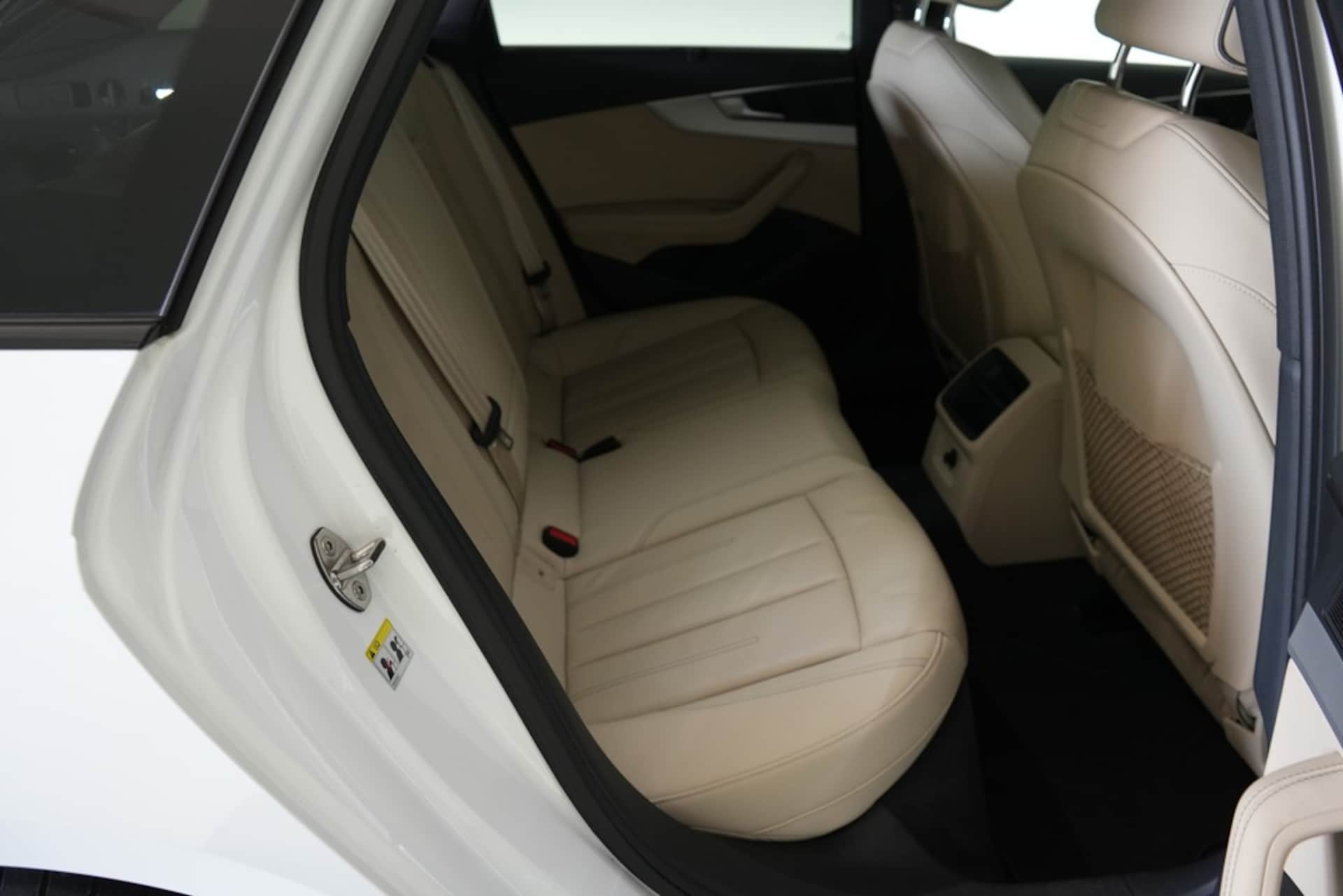 Audi A4 Avant S line