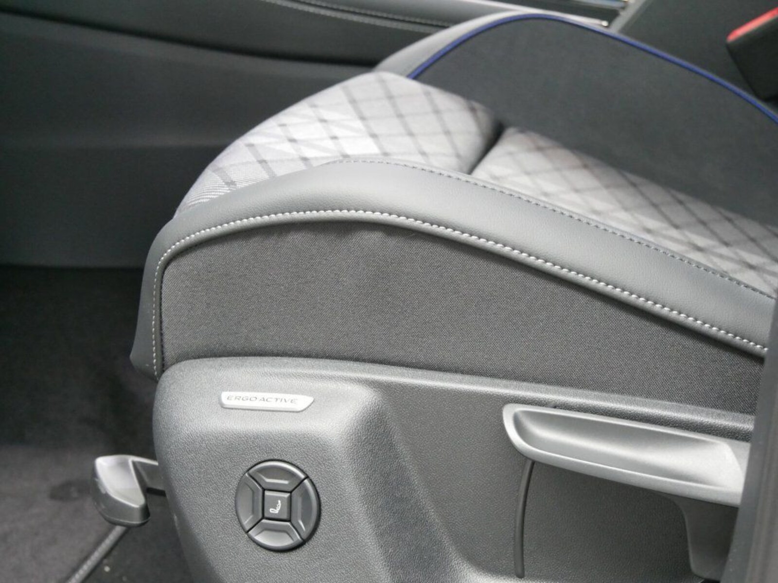 Volkswagen Tiguan – Bild 11