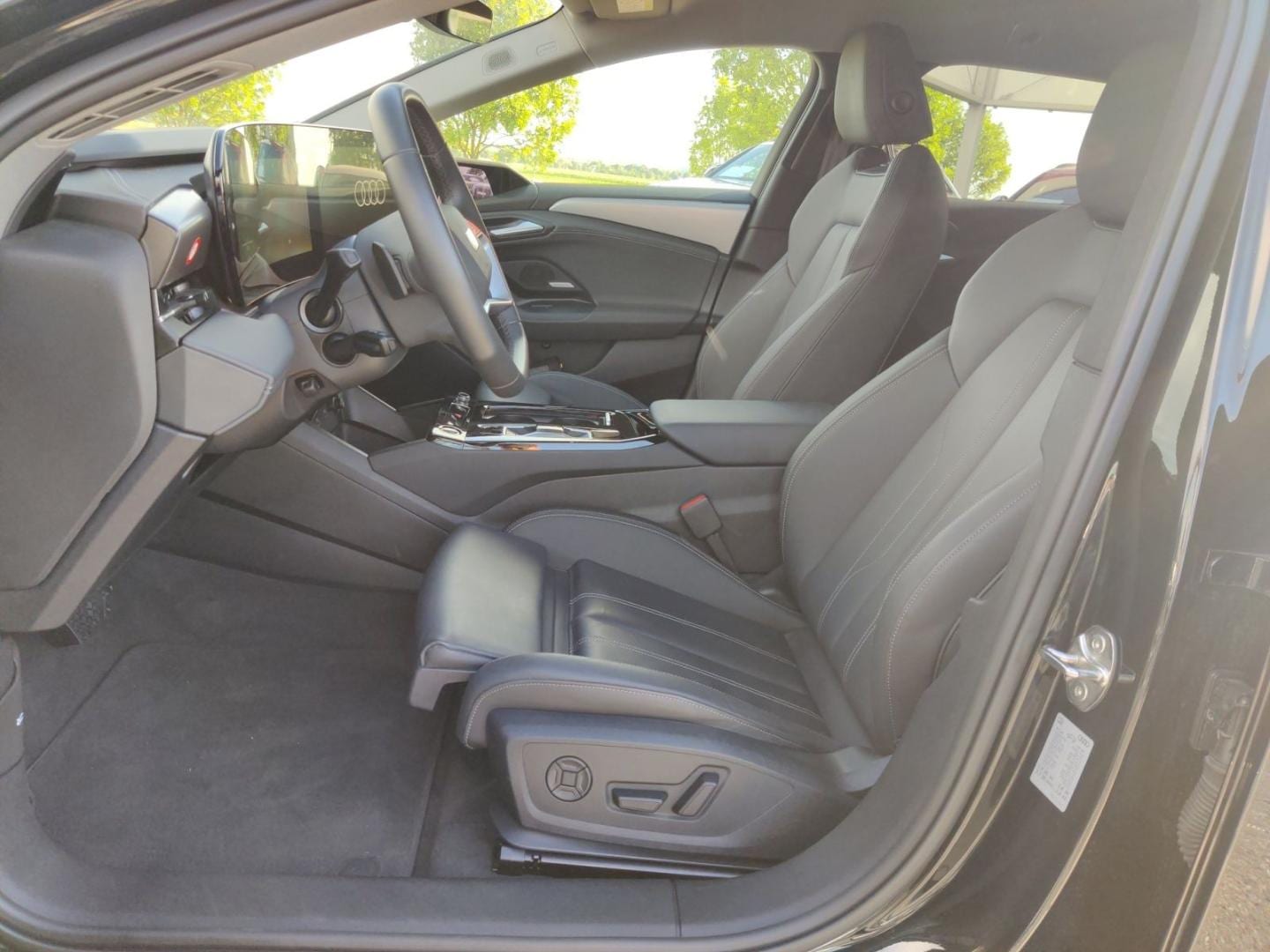 Bild über Audi A6 Avant e-tron e-tron quattro - für weitere Informationen kontaktieren Sie den Audi Partner