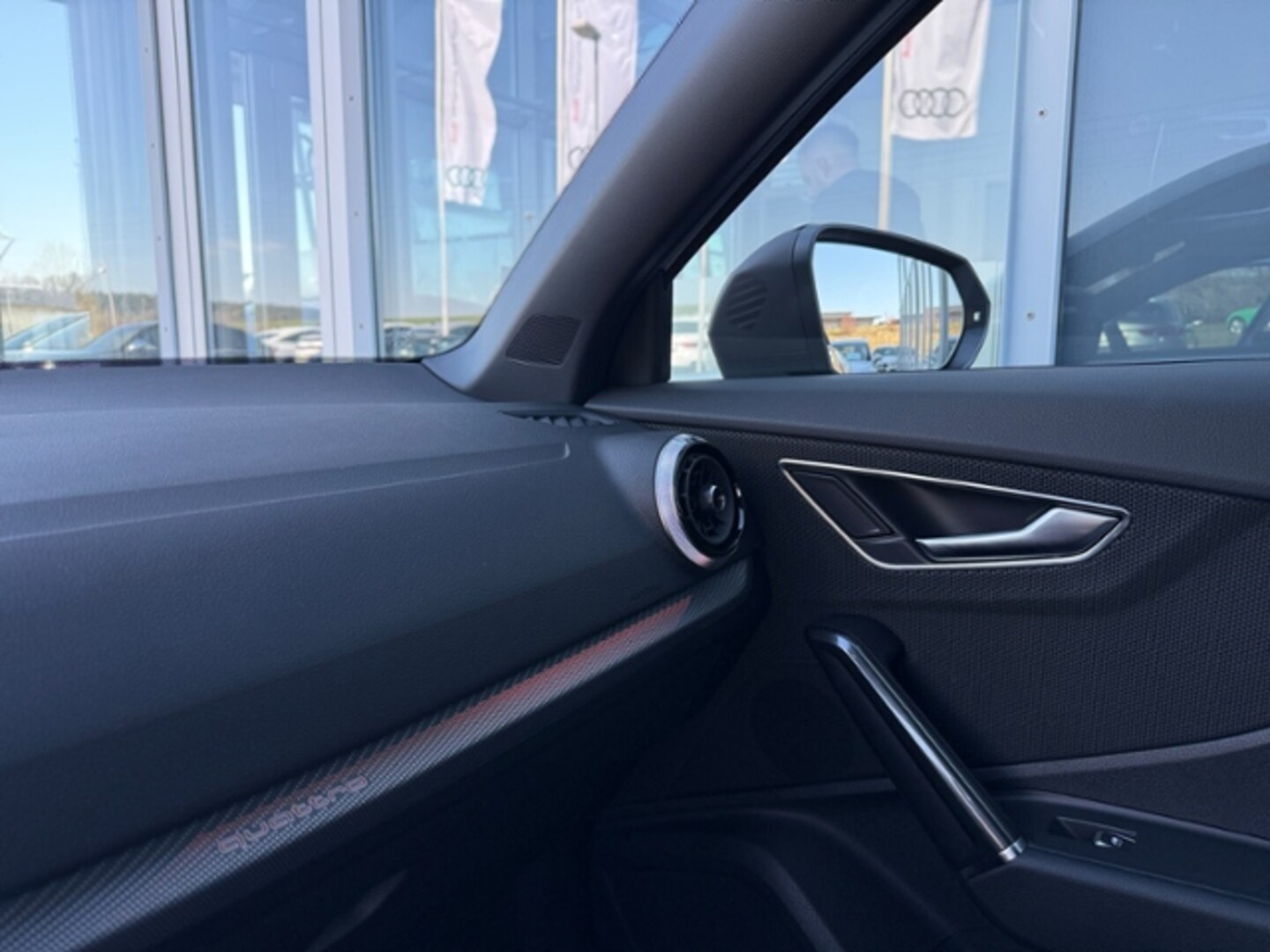 Bild über Audi Q2 S line 40 TFSI quattro S tronic - für weitere Informationen kontaktieren Sie den Audi Partner