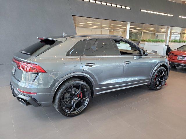 2026 Audi RS Q8 SUV performance