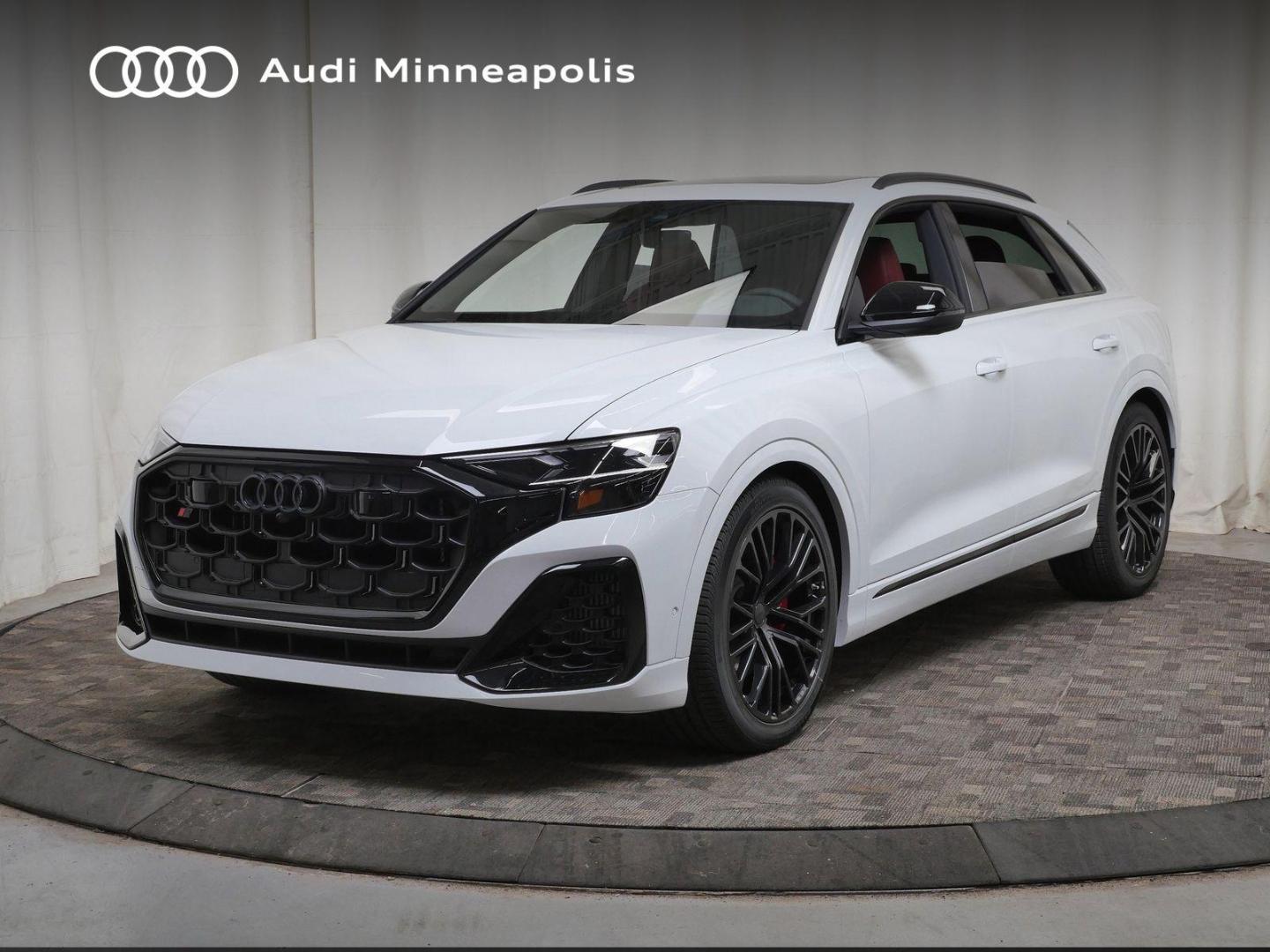 2026 Audi SQ8 Premium Plus quattro's photo