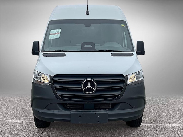 2025 Mercedes-Benz