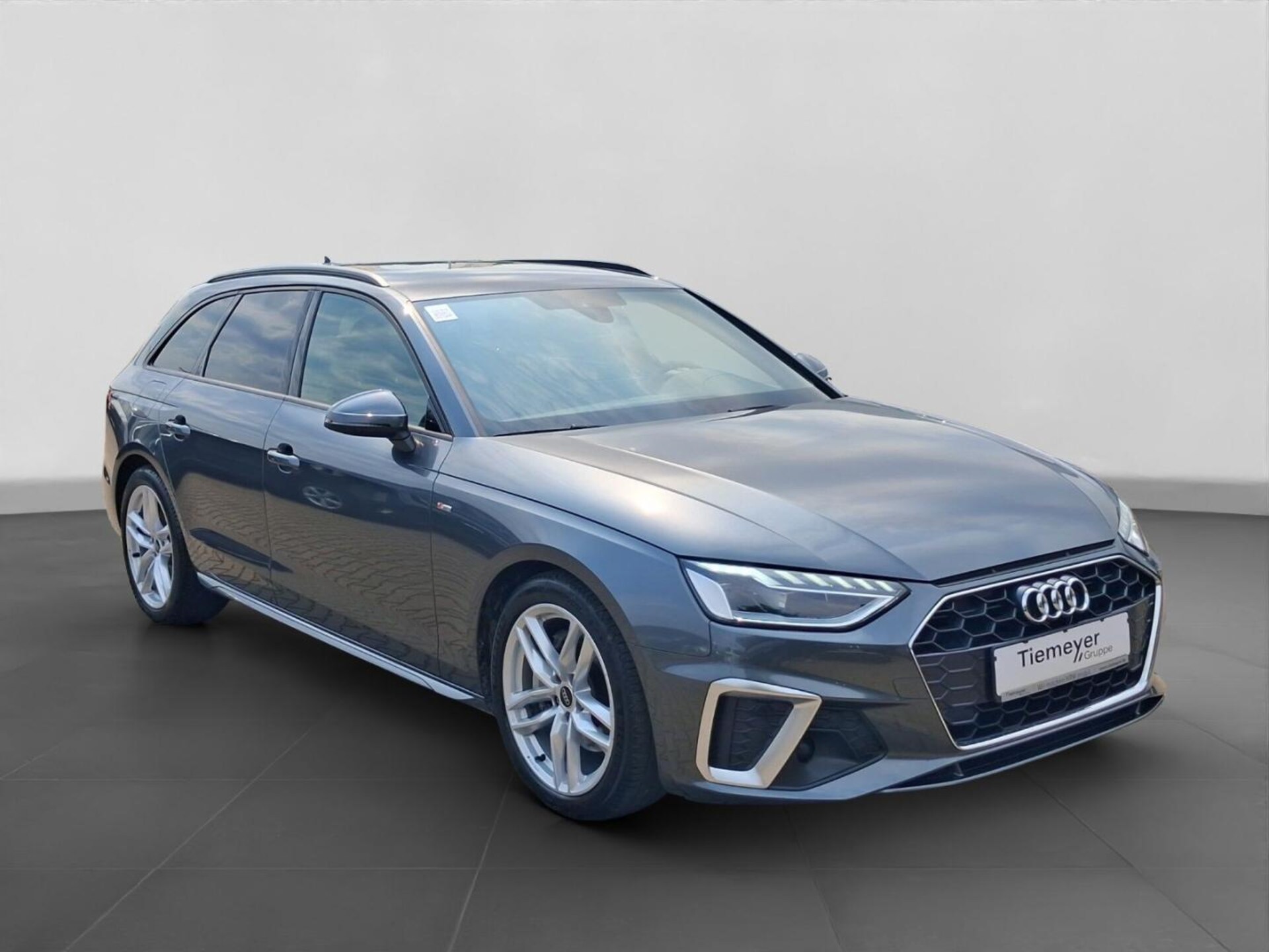 Audi A4 Avant S line