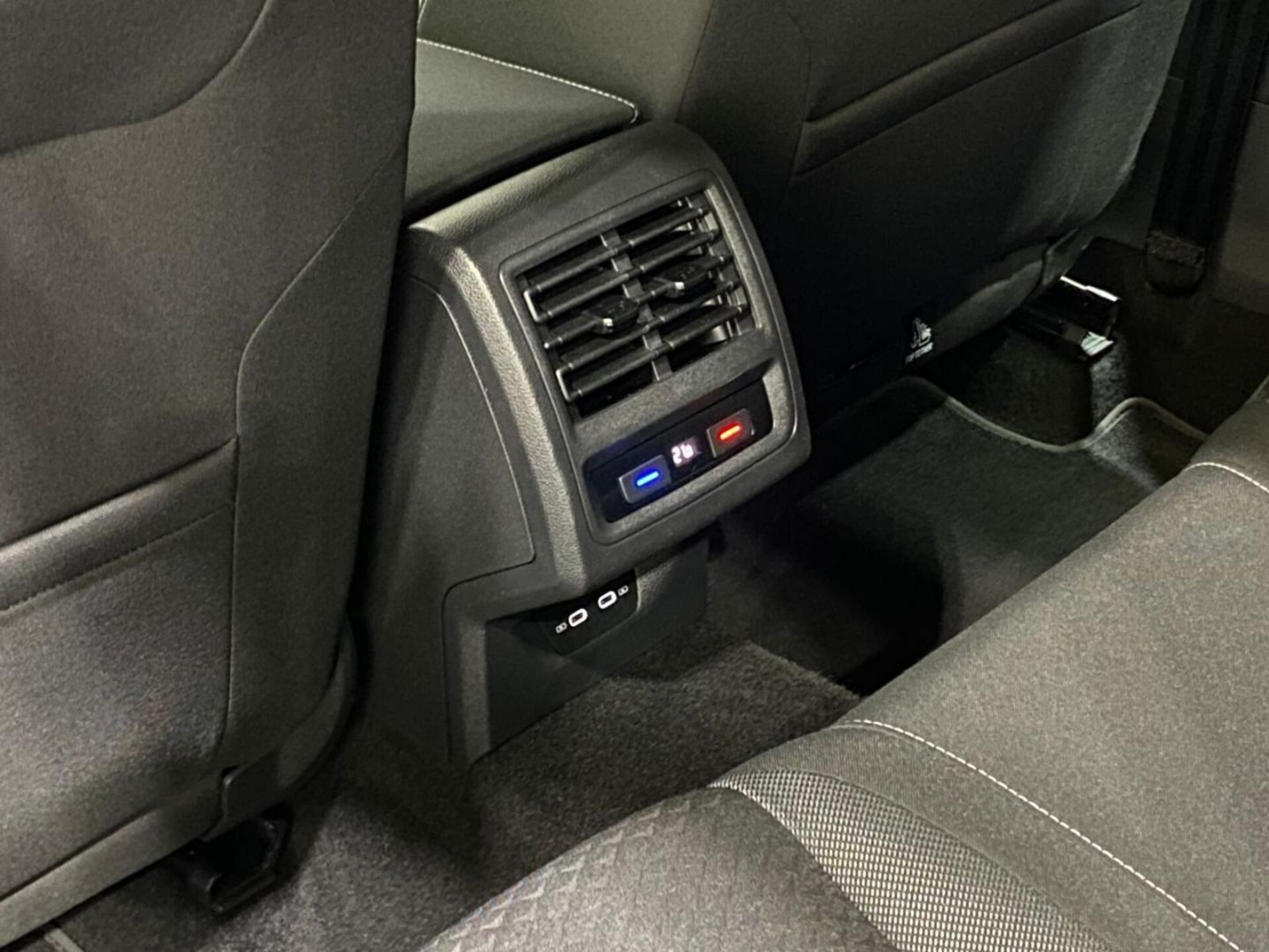 Volkswagen Golf Active
