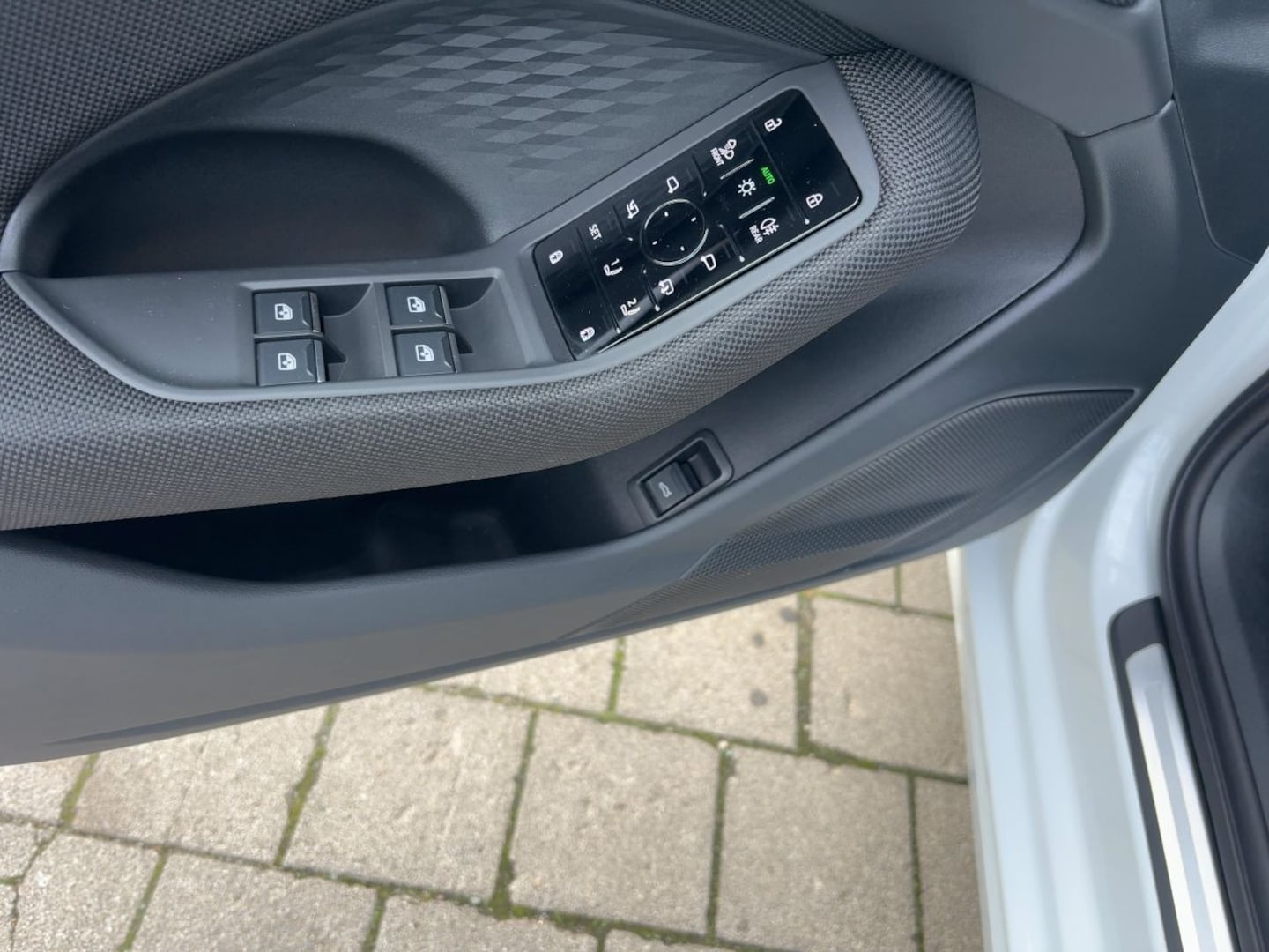 Bild über Audi A6 Avant TFSI 150 kW S tronic - für weitere Informationen kontaktieren Sie den Audi Partner