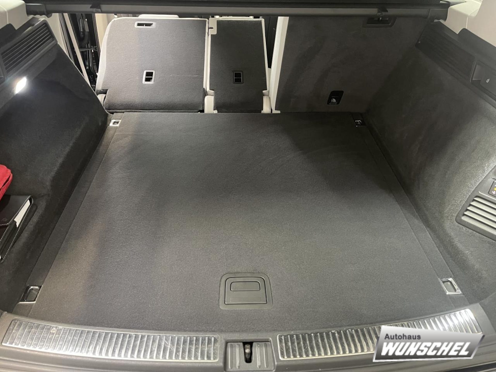 Volkswagen Touareg Basis-Modell