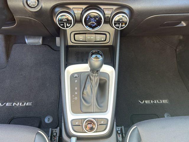 2025 Hyundai Venue Limited - Photo 20