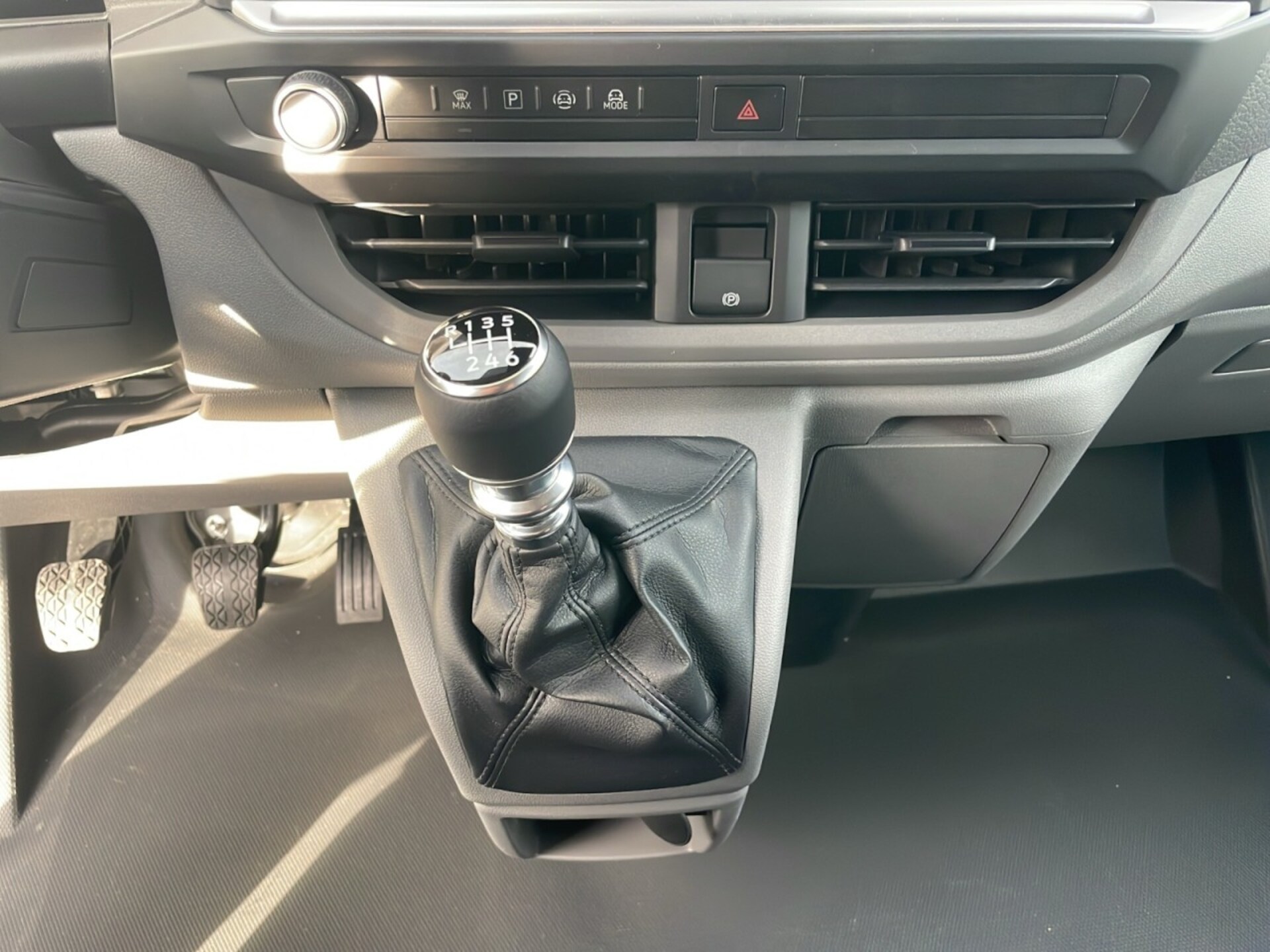 Volkswagen Transporter Kasten kurzer Radstand
