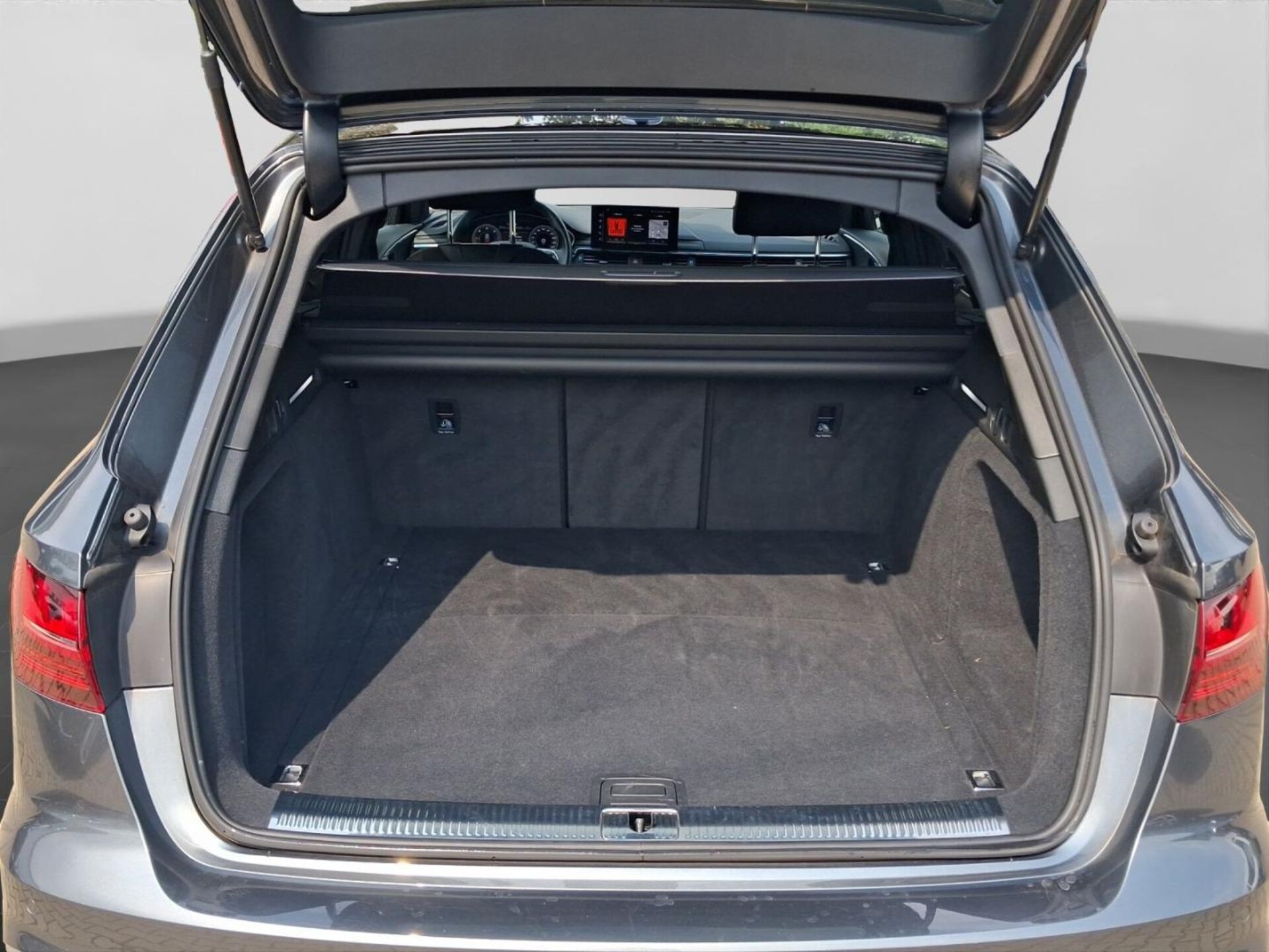 Audi A4 Avant S line