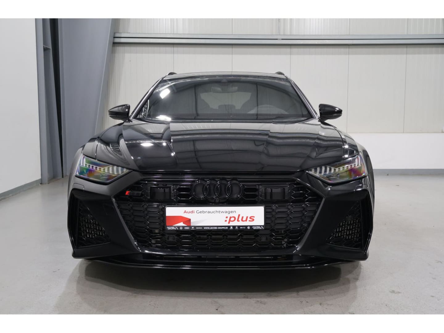 Bild über Audi RS 6 Avant performance quattro tiptronic - für weitere Informationen kontaktieren Sie den Audi Partner