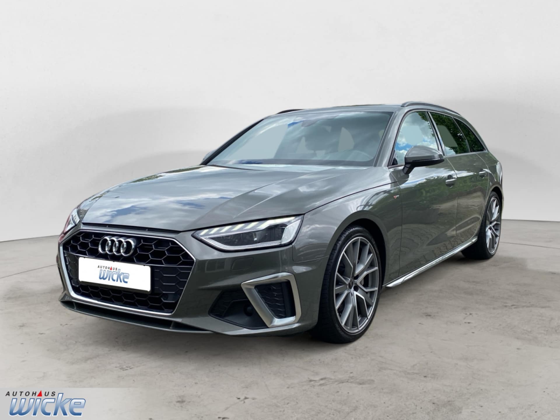 Audi A4 Avant S line