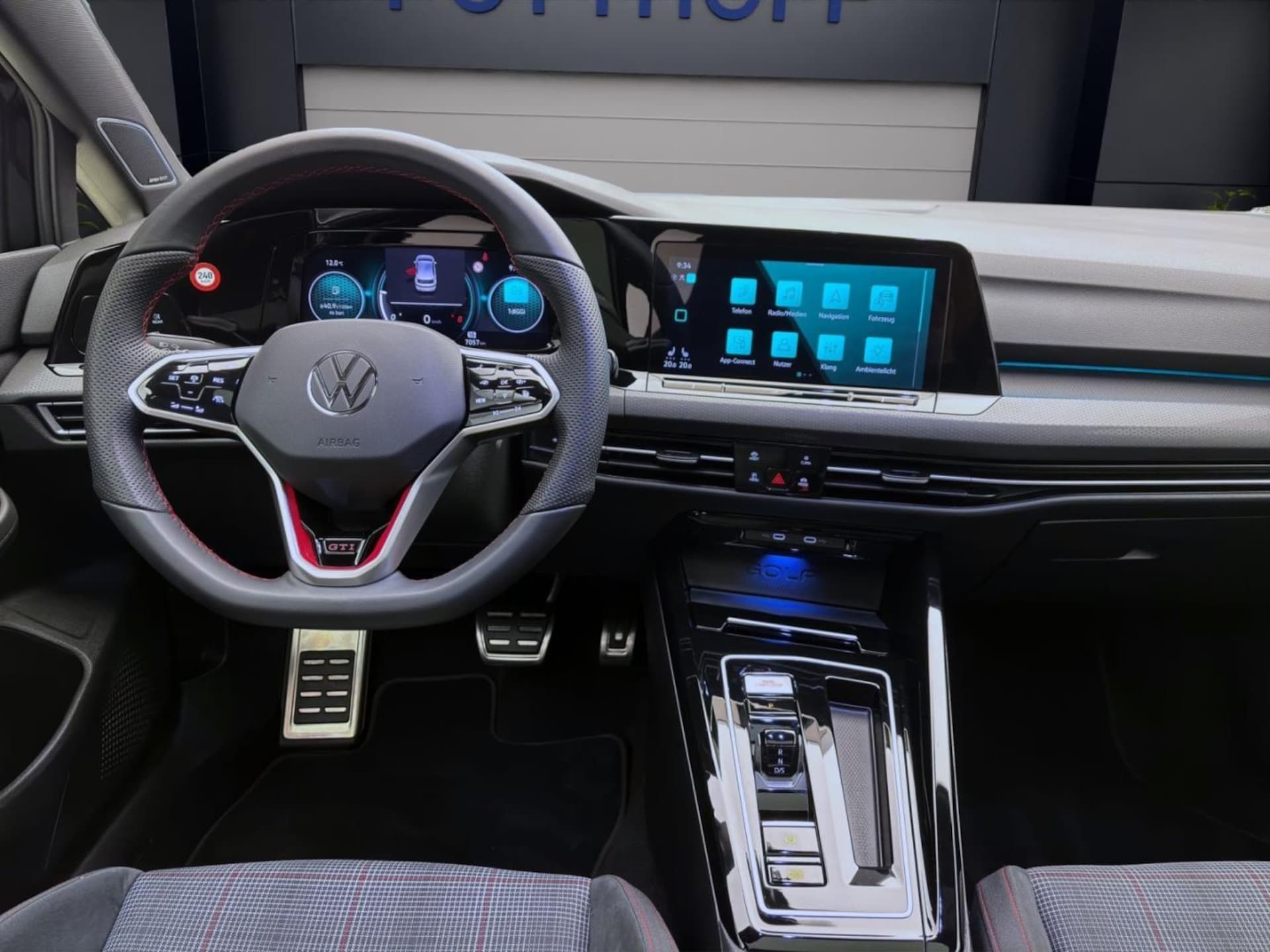 Volkswagen Golf GTI