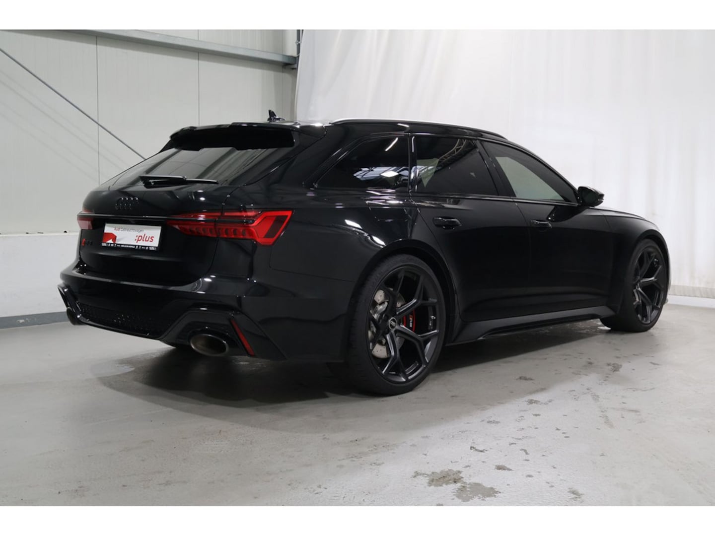 Bild über Audi RS 6 Avant performance quattro tiptronic - für weitere Informationen kontaktieren Sie den Audi Partner