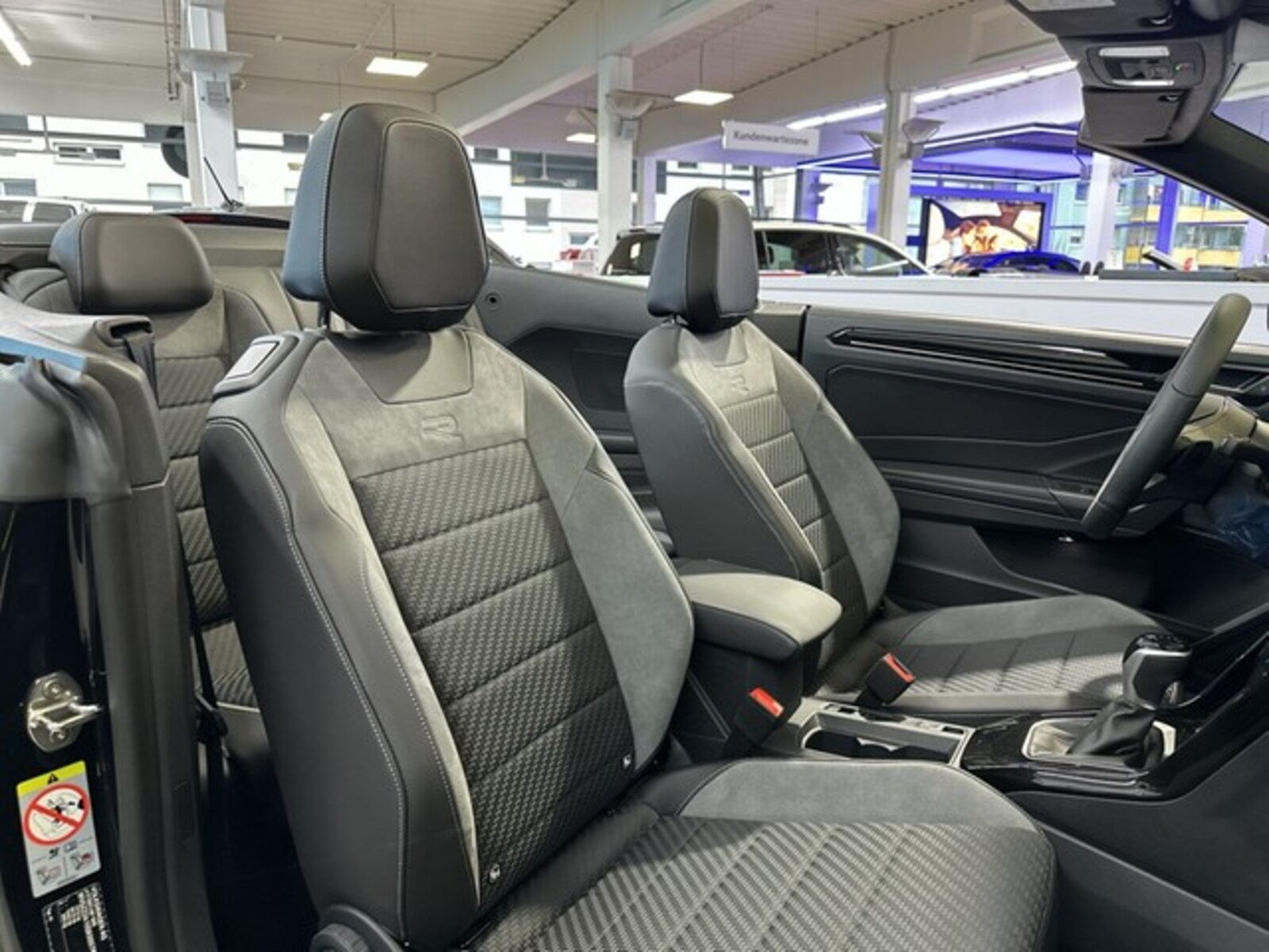 Volkswagen T-Roc Cabriolet – Bild 12