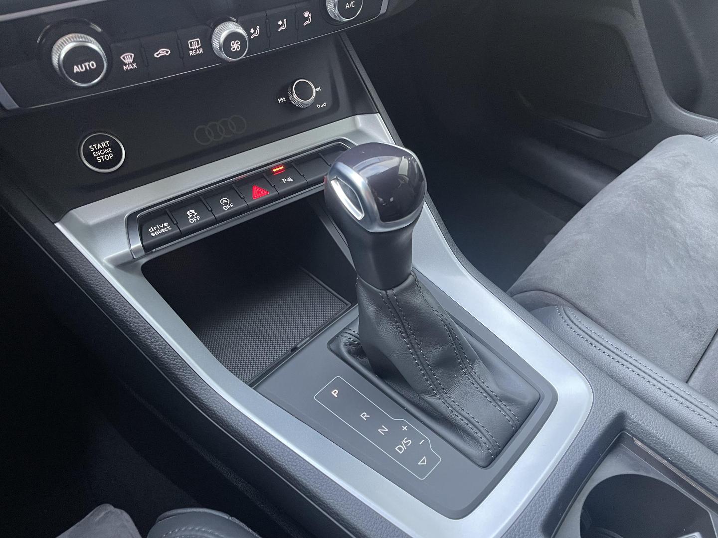 Image about Audi Q3 Design Luxe 35 TDI 110 kW (150 ch) S tronic
