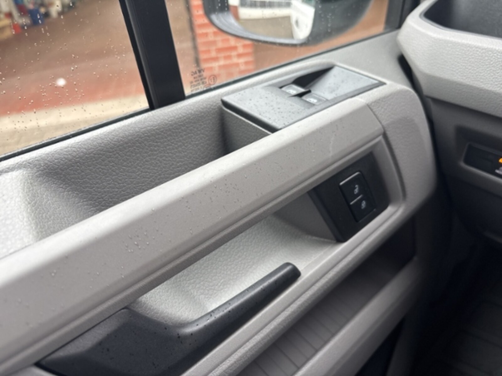 Volkswagen Crafter Kasten mittlerer Radstand – Bild 24