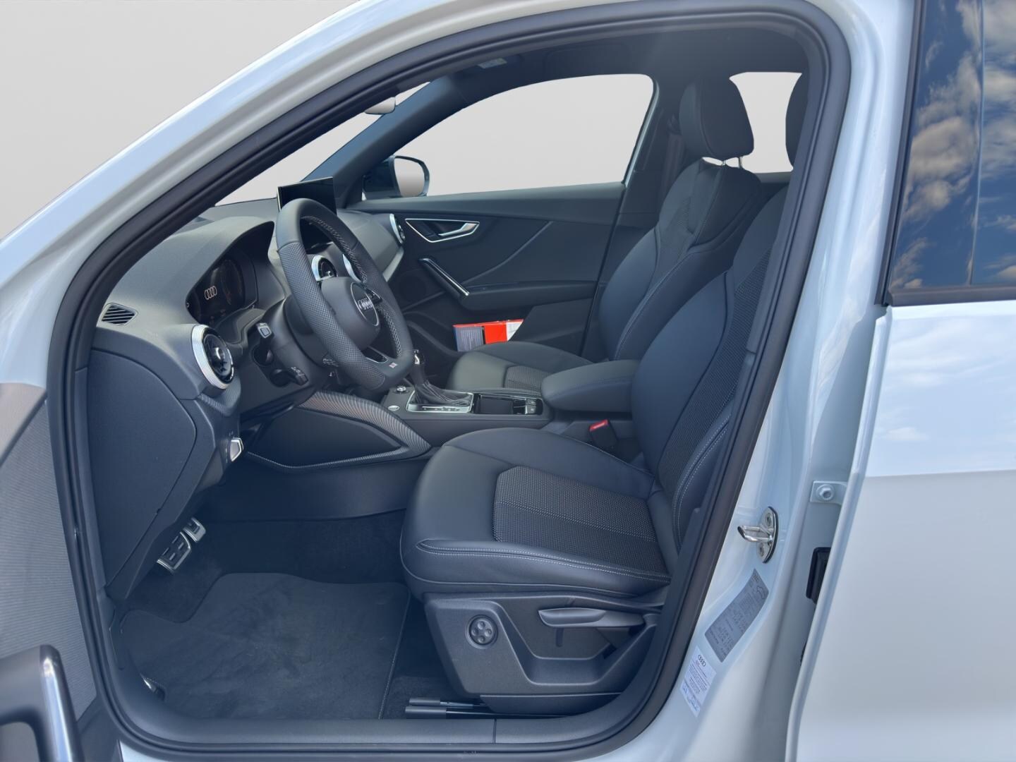 Bild über Audi Q2 S line 35 TFSI S tronic - für weitere Informationen kontaktieren Sie den Audi Partner