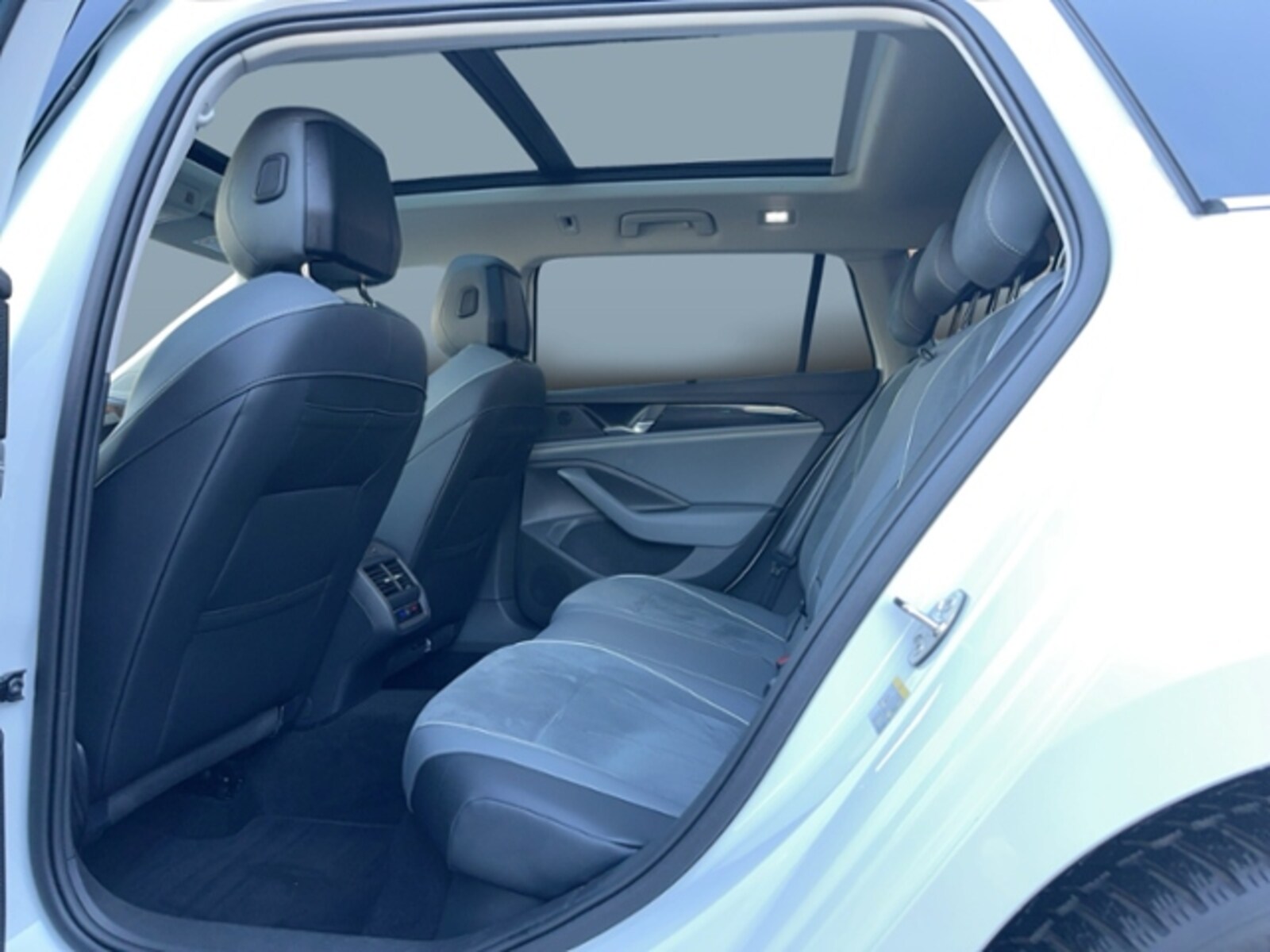 Volkswagen Passat – Bild 11